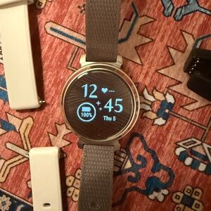 Garmin Lily 2 Smartwatch with Silicone Band Cream Gold